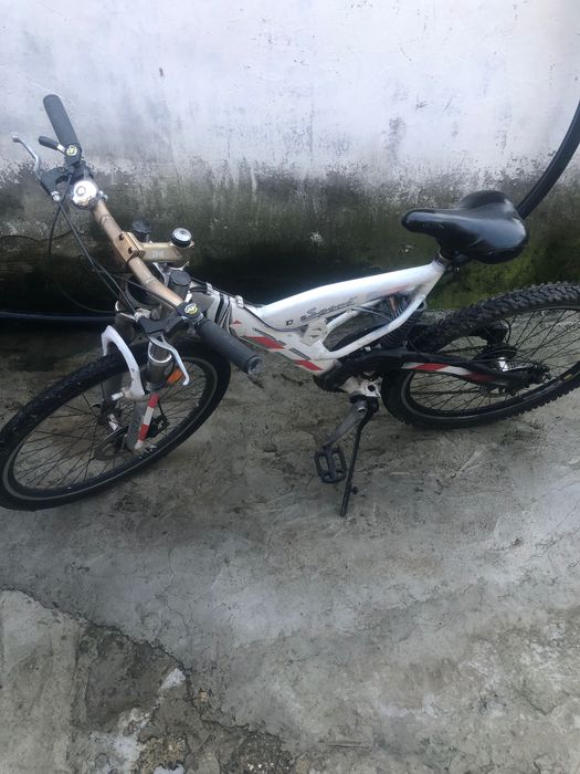 Bicicleta de vânzare