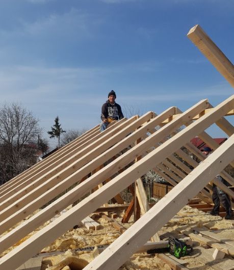 Executam Următoarele: Dulgherie,Tinicherie,Șarpante,Mansarde,Terase