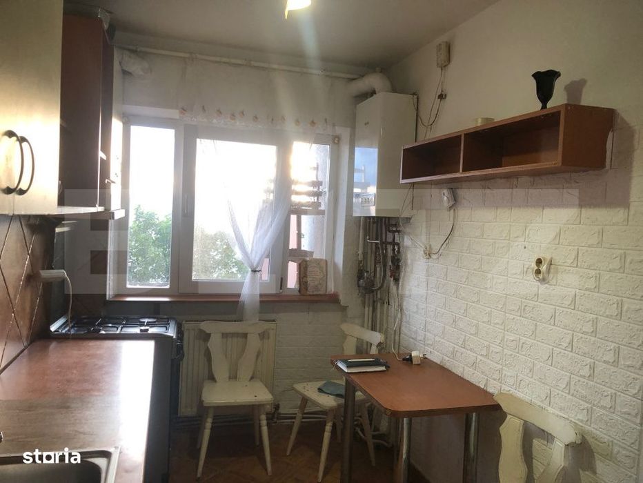 Apartament 3 camere decomandat , 70 mp. , bloc cu lift , zona M15