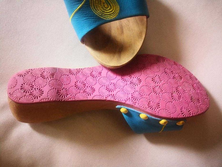 Saboti Agatha Ruiz de la Prada
