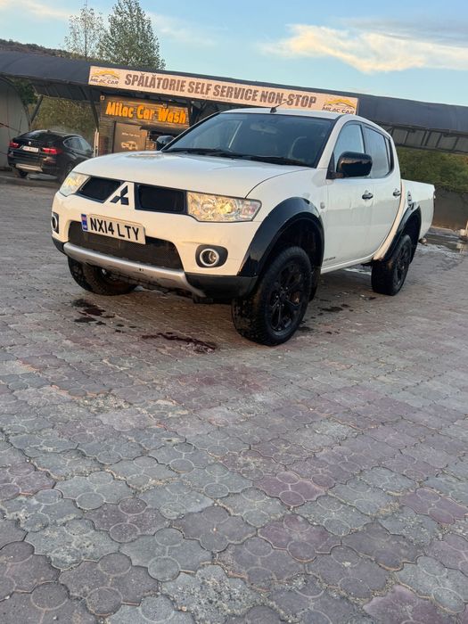 Mitsubishi l200 barbarian  gama de top an 2014 euro 5 4x4 functional mot asigurare valabile