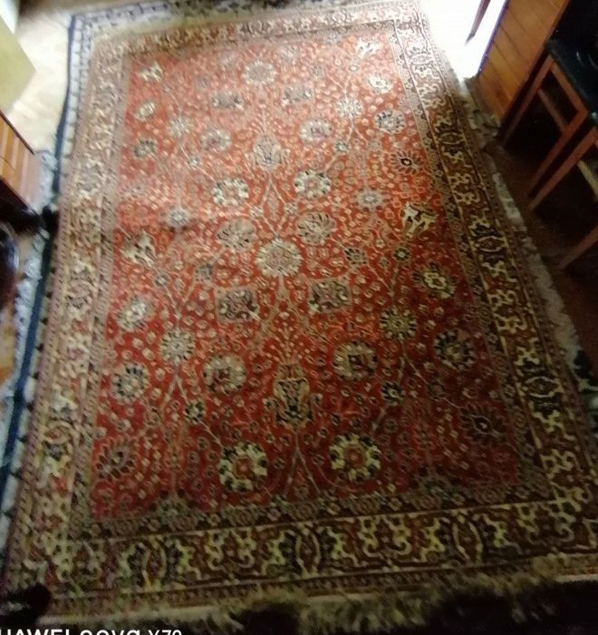 Продам ковёр в хорошем состоянии.