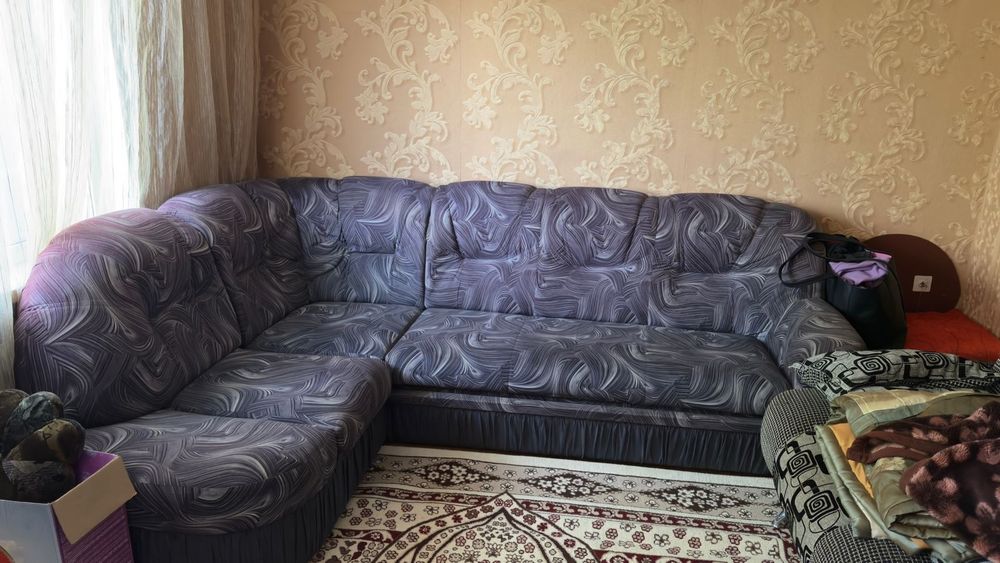Продам угловой диван б/у