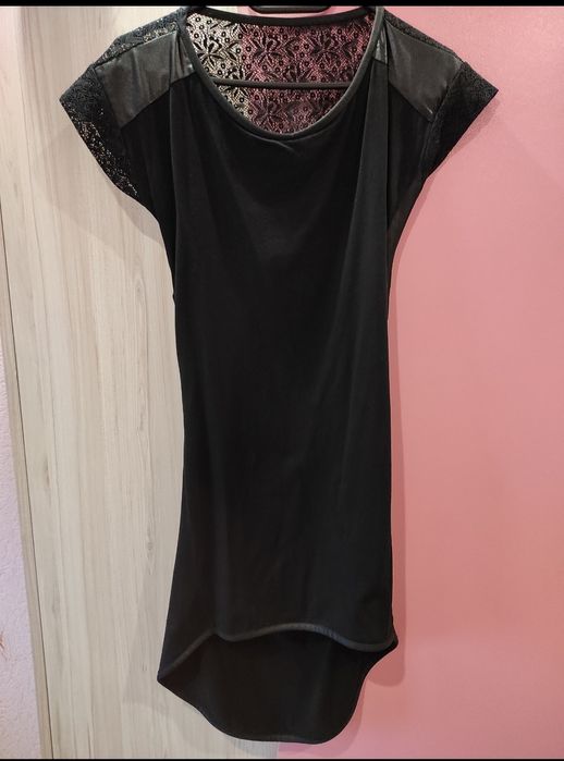 Дамска Рокля по тялото с къс ръкав