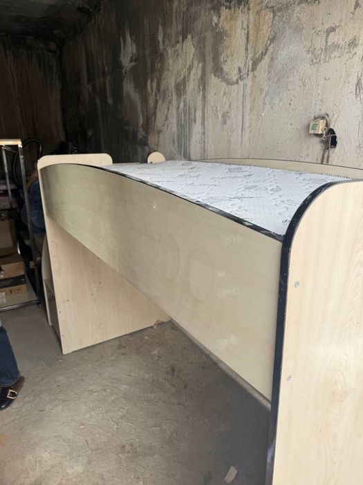 Продаётся 2 яросный кровать