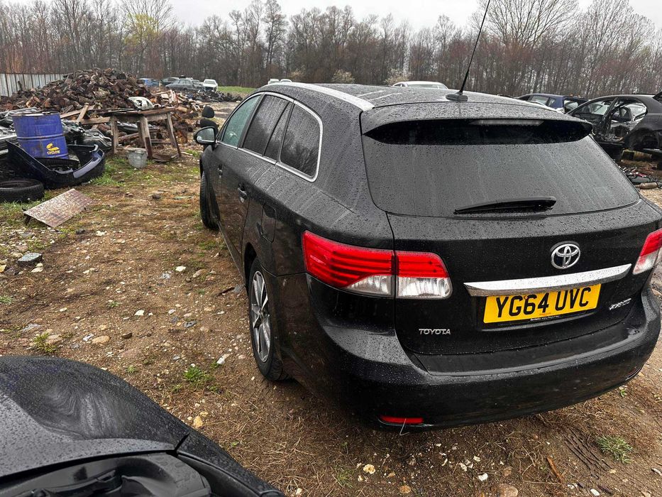 На части: Toyota Avensis 2.0 D-4D T27, 2014 г.