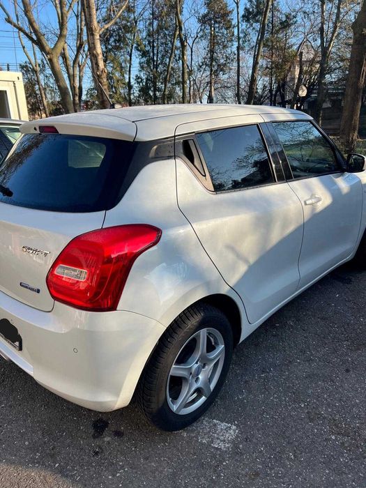 Vand Suzuki Swift Passion 1.2 hibrid 2WD, an 2022, 55000 Km -12500euro
