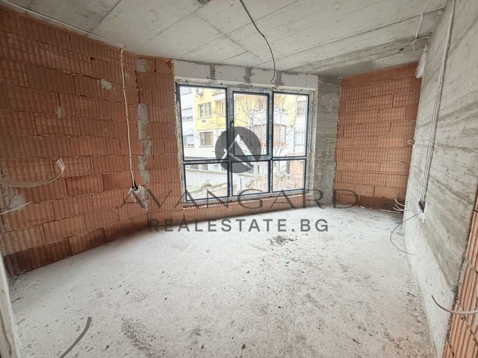 Продава се Двустаен апартамент в Пловдив, Център - 73 кв.м за 1076 €/кв.м - Снимка #2
