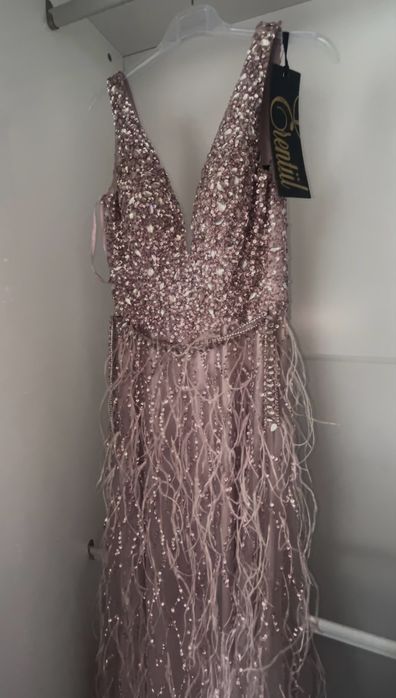 Бална рокля нова