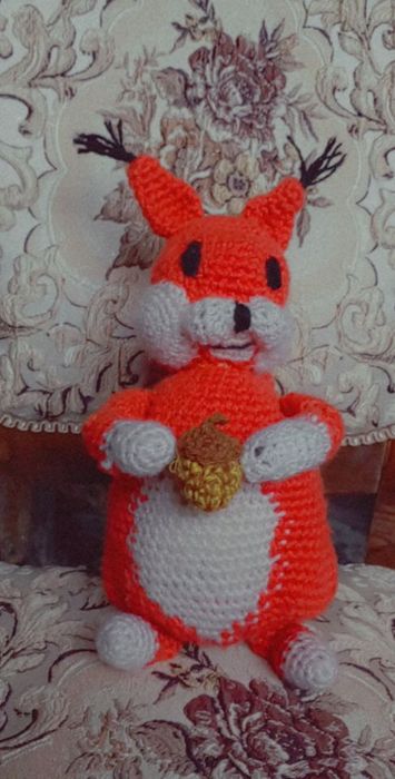 Qo'lda to'qilgan o'yinchoqlar.