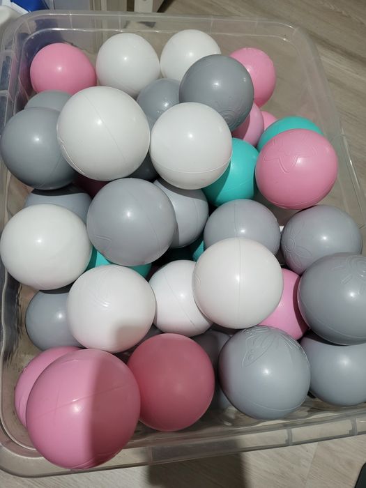 Сухой бассейн с шариками