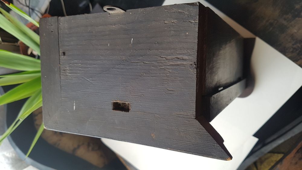 Стенен часовник Junghans