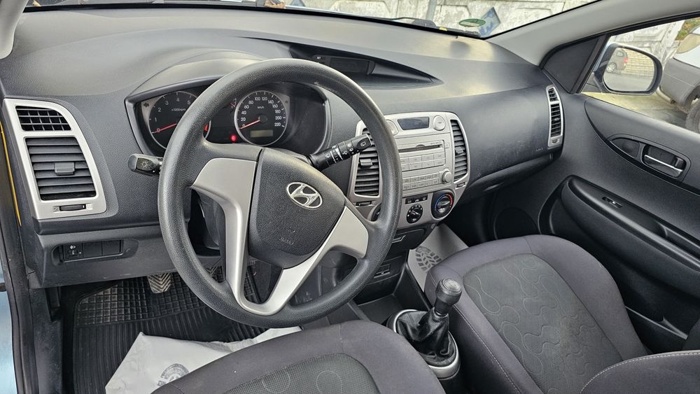 Hyundai i20  1.2 Benzina An 2010  Rate sau Cash