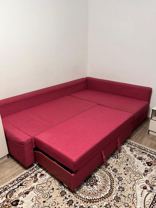 Продается диван в хорошем состоянии