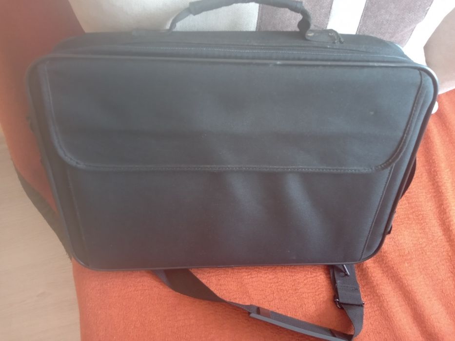 Чанта за преносим компютър