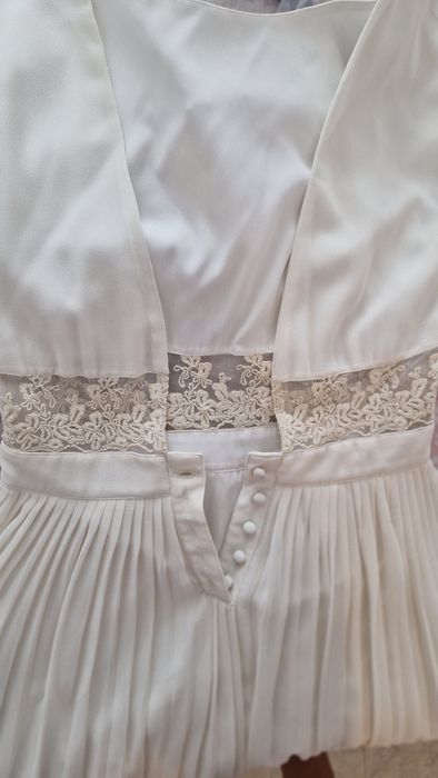 Rochie alba vaporoasa