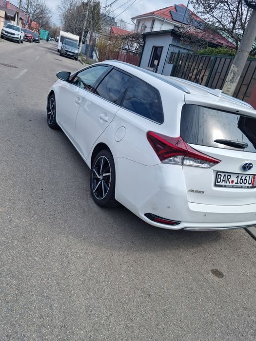 Toyota Auris Hibrid An fabricație  2019 model  TEAM.