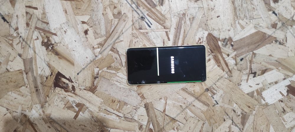 Продам Samsung s10+