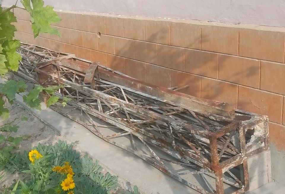 Стойка каркас сотилади