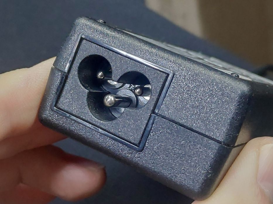 Блок питания для ноутбука 19 вольт 3.42А