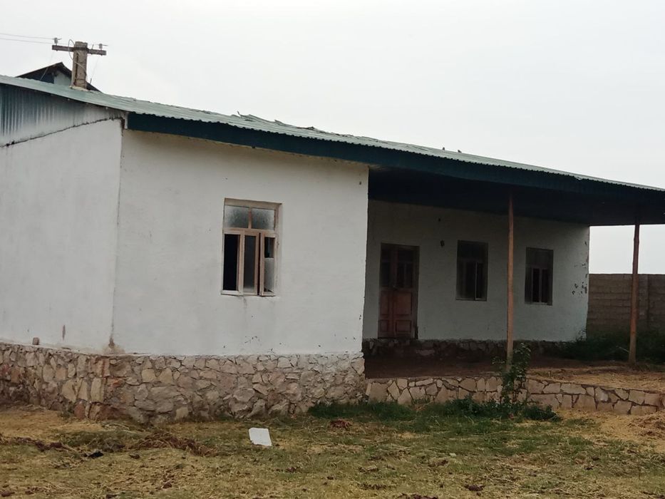 Когон тумани Кизилолма кишлогида 15 сотихли тайёр ховли сотилади.