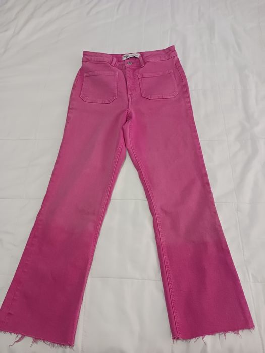 Продавам дънки  26 разер ,  на  PINKO-50лв  ;ZARA -20лв ;Berchka15лвk