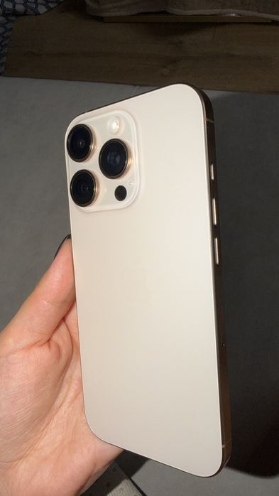 Продам айфон 16 про