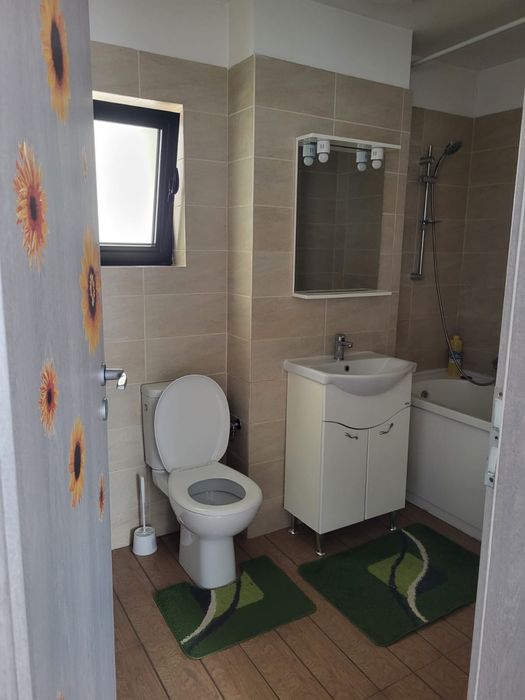 Inchiriez apartament