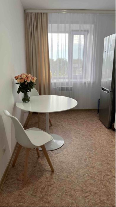 Обеденный стол Tulip