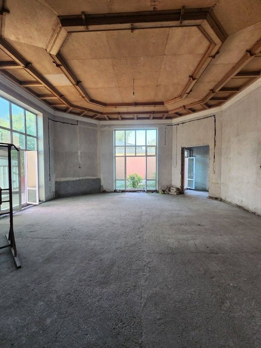 Qo'qon shahridagi turon kuchada joylashgan hovli sotiladi