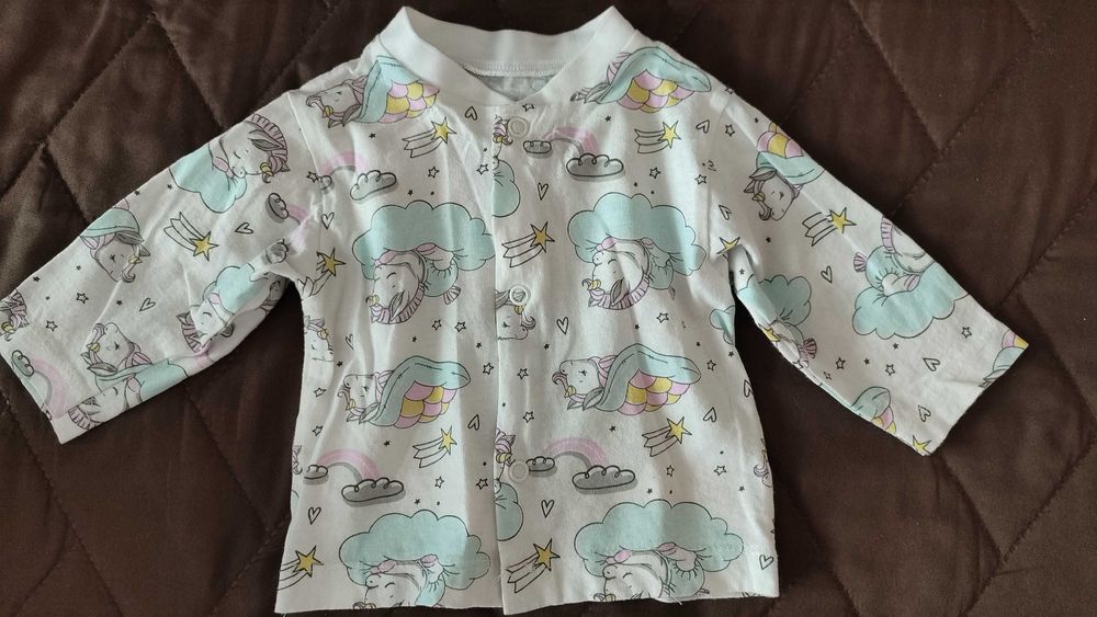 Бебешки дрешки от дъщеричката ми.