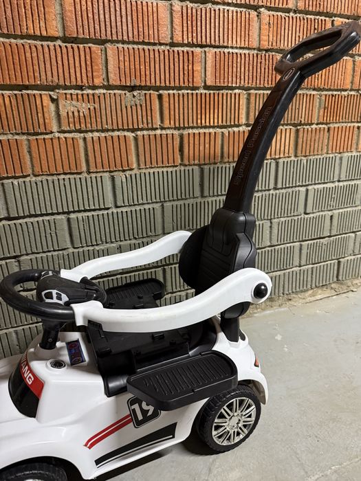 Машинка прогулочная с ручкой