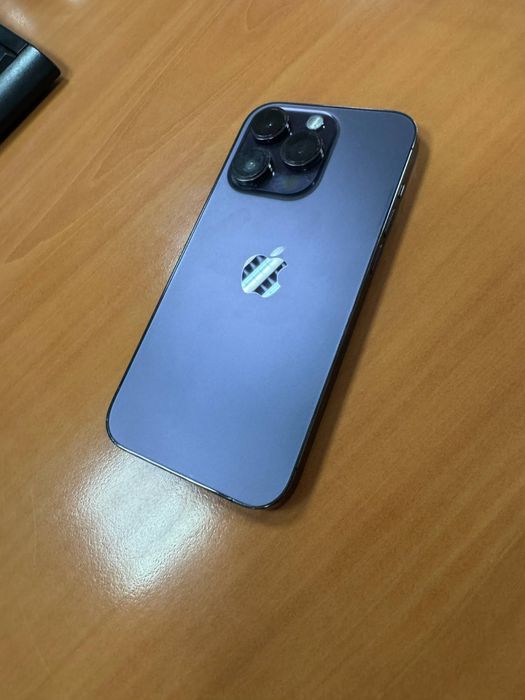 Iphone 14 pro purple