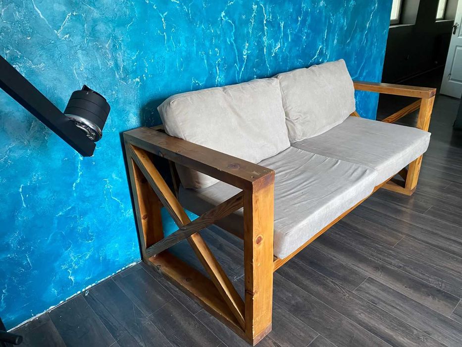 Деревянный диван из массива лиственницы
