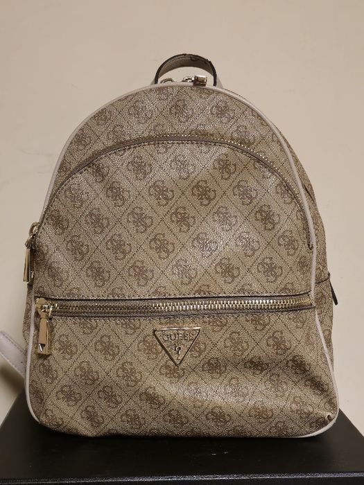 Guess оригинална дамска раница