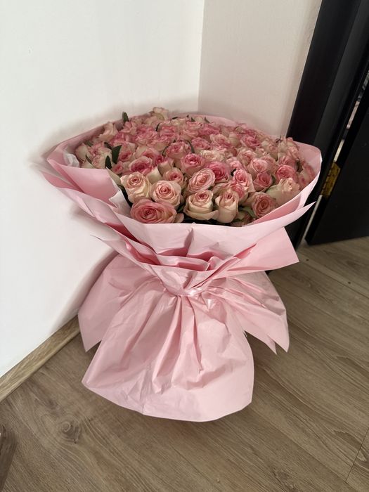 Продаётся букет из 101 розовой розы.
