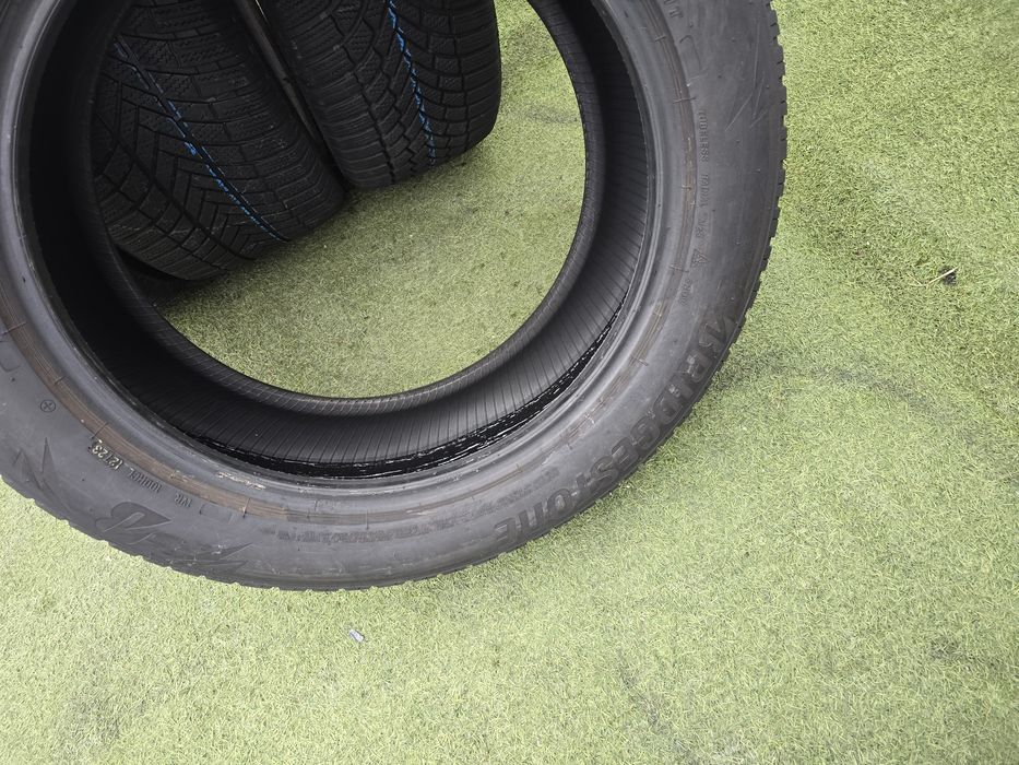 Set 235.55.19  255.50.19 bridgestone 2023
