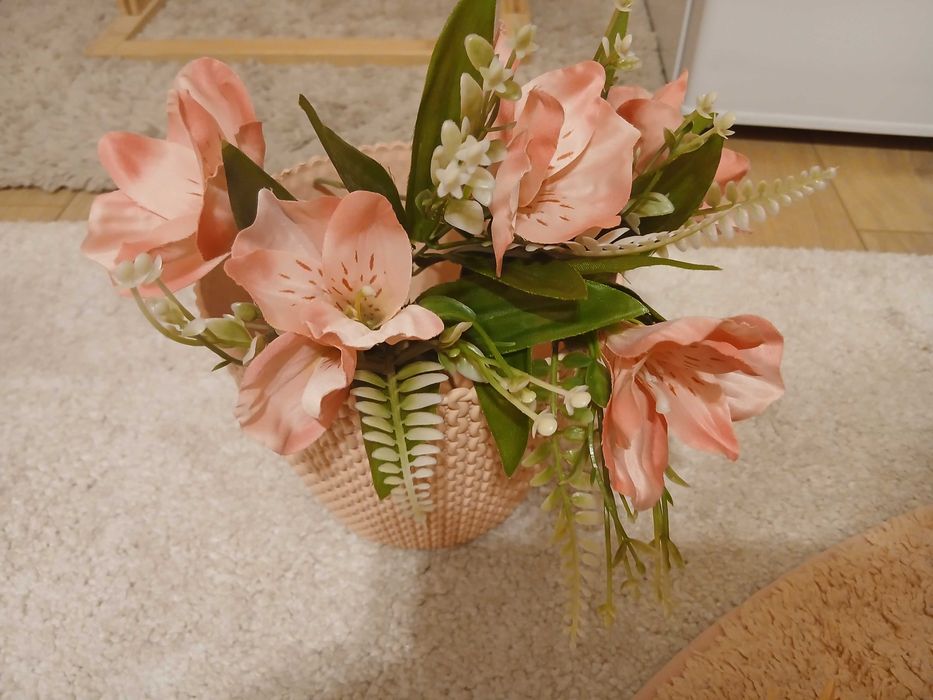 buchet de trandafiri si alte flori artificiale