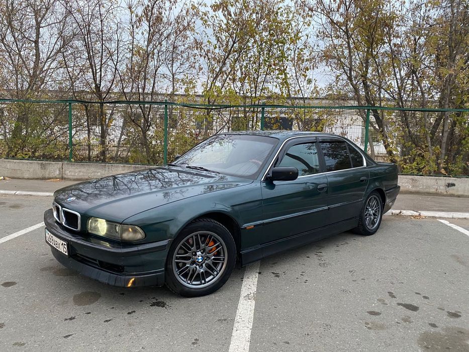 Продаеться БМВ е 38 об 4 литра