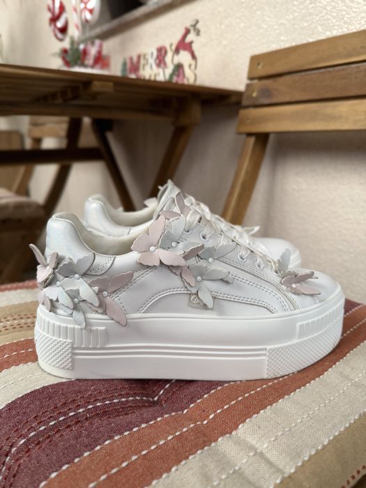 Adidasi albi pentru nunta sau cununie