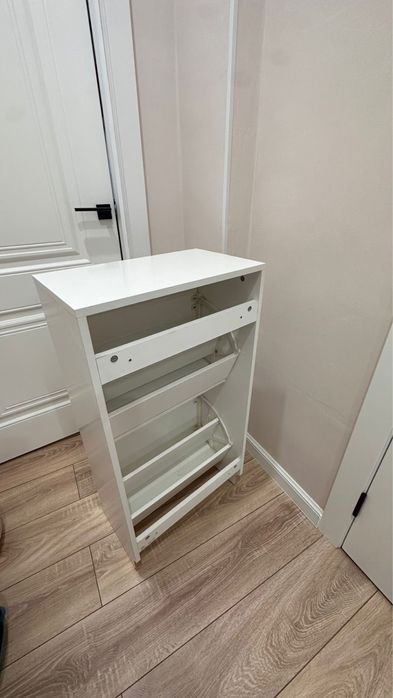Обувница от IKEA.