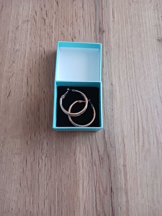 Дамски обици изгодно