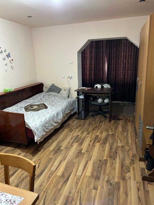 inchiriez garsoniera in Bistrita, zona Garii.