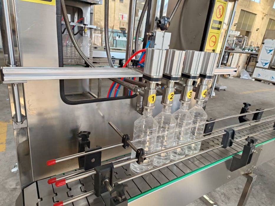 Розлив воды от 0,5 л до 10 л. Сув куйиш линияси 0,5л дан 10 л.