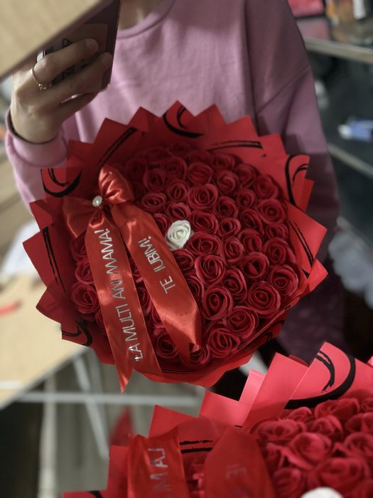 buchet 51 trandafiri