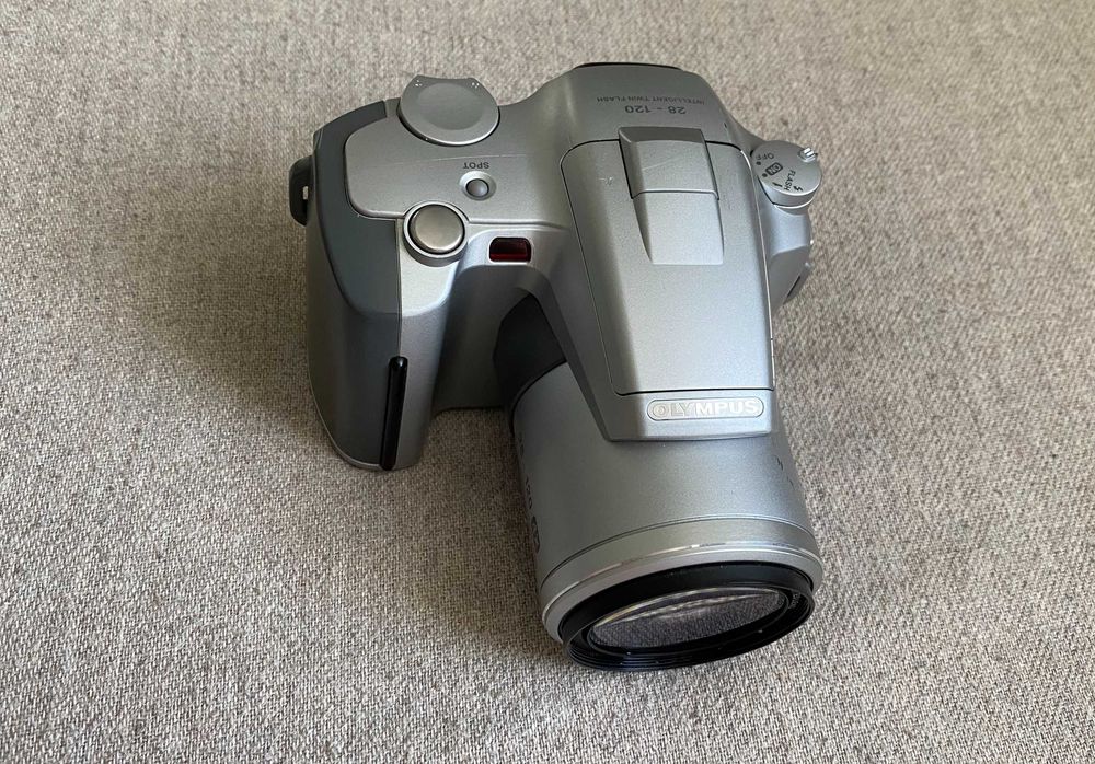 Aparat foto pe film Olympus IS 500 35MM zoom 28-120 MM 4X - colectie