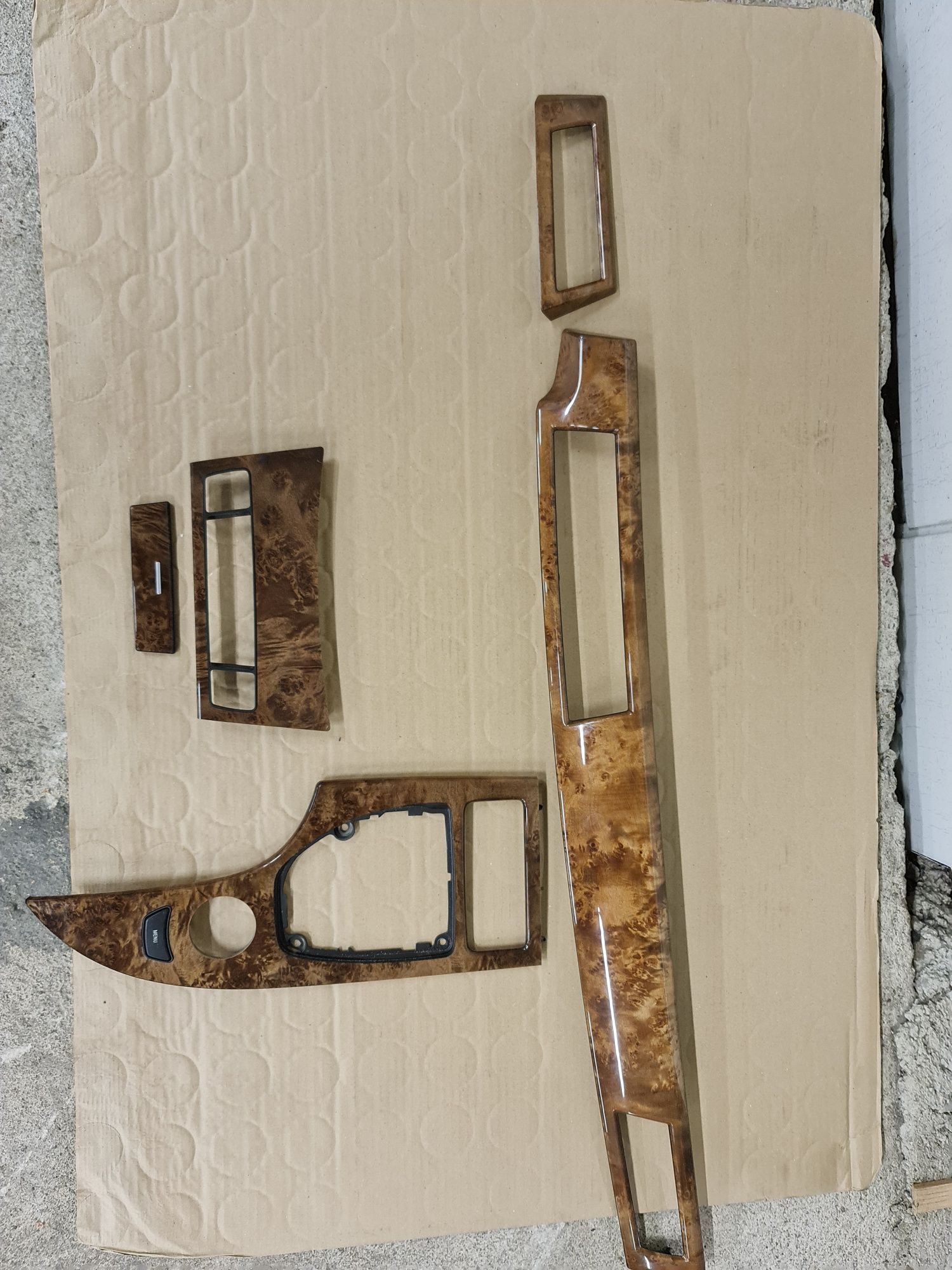 Интериорни лайстни за БМВ Е60 гр. Панагюрище • OLX.bg