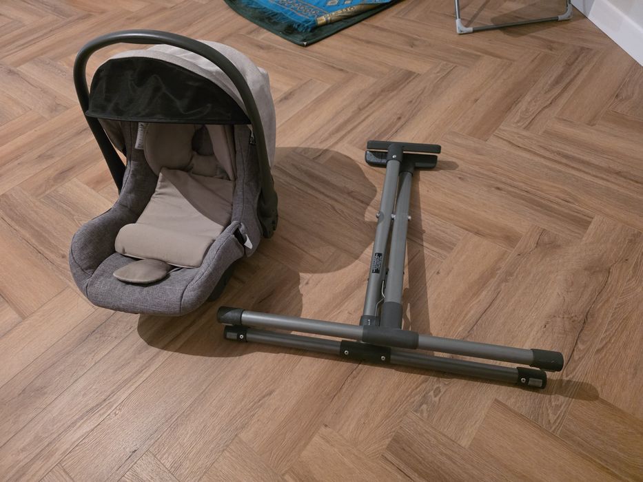 Автокресло с подставкой