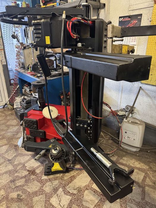 CEMB MBTC755 Робот за монтаж демонтаж за гуми