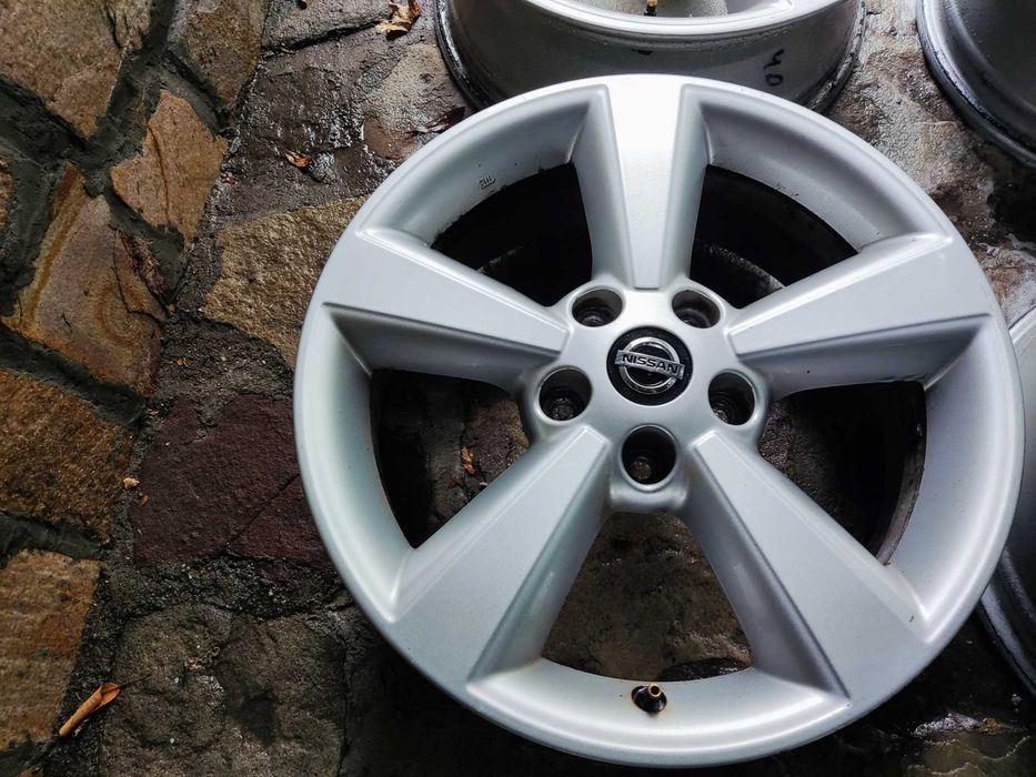 Нисан Кашкай 17 цола 5x114,3 оригинални лети джанти Nissan 5x114,3